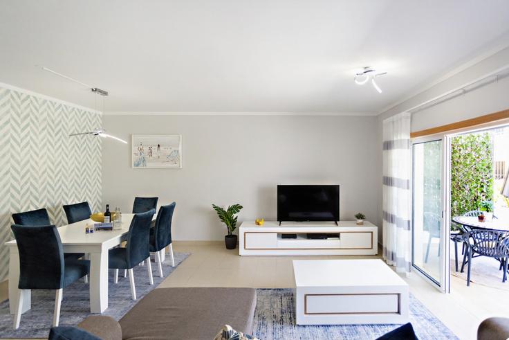 Conceição de Tavira, Tavira 소재 Building Rua dos Pescadores - my-choice-algarve - 1363493 유닛에 마련된, 현대적인 가구로 꾸며진 우아한 디자인의 거실 Conceição de Tavira, Tavira 소재 Building Rua dos Pescadores - my-choice-algarve - 1363493 유닛에 마련된, 현대적인 가구로 꾸며진 우아한 디자인의 거실