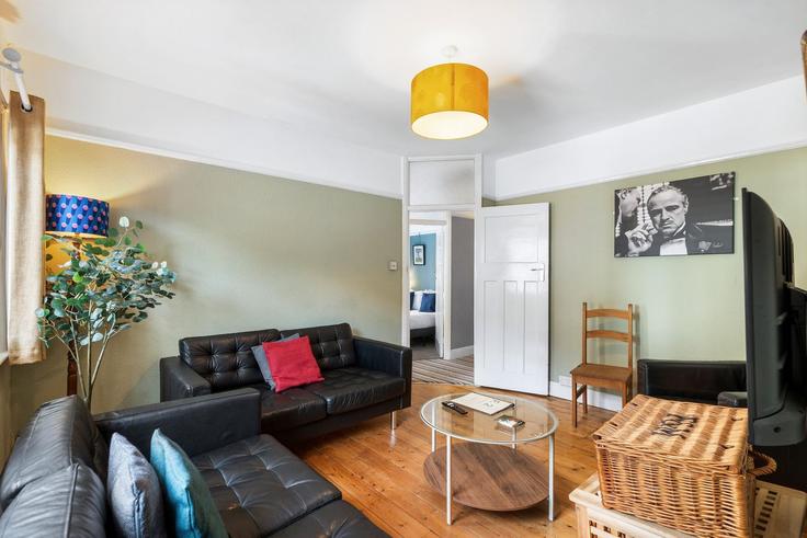 Salle de séjour élégante avec mobilier moderne dans un appartement à Building George Street - my-getaways - 1648380 à Hastings District, Hastings Salle de séjour élégante avec mobilier moderne dans un appartement à Building George Street - my-getaways - 1648380 à Hastings District, Hastings