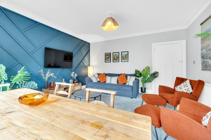 Sala de estar elegantemente projetada com móveis modernos em um apartamento no Building Cowper Road - my-getaways - 1383392 em Worthing, Worthing Sala de estar elegantemente projetada com móveis modernos em um apartamento no Building Cowper Road - my-getaways - 1383392 em Worthing, Worthing