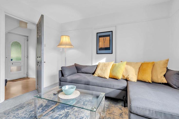 Salle de séjour élégante avec mobilier moderne dans un appartement à Building Saunders Hill - my-getaways - 1383409 à Brighton, Brighton Salle de séjour élégante avec mobilier moderne dans un appartement à Building Saunders Hill - my-getaways - 1383409 à Brighton, Brighton