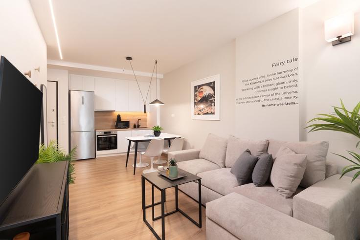 Elegante sala de estar con mobiliario moderno en un apartamento en Building Lagoumitzi - my-greek-vacations - 1340949 en Central Athens, Athens Elegante sala de estar con mobiliario moderno en un apartamento en Building Lagoumitzi - my-greek-vacations - 1340949 en Central Athens, Athens