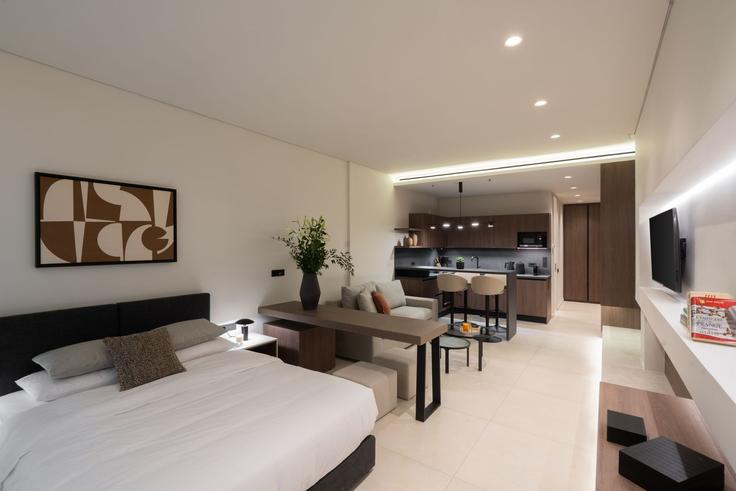 Elegante sala de estar con mobiliario moderno en un apartamento en Building Milioni - my-greek-vacations - 1340970 en Central Athens, Athens Elegante sala de estar con mobiliario moderno en un apartamento en Building Milioni - my-greek-vacations - 1340970 en Central Athens, Athens