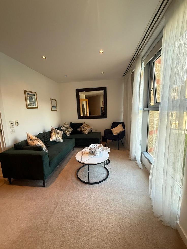 Building Brompton Road - my-london-hop-limited - 1610283 adresindeki bir dairede modern mobilyalarla zarif bir şekilde tasarlanmış oturma odası City of Westminster, London Building Brompton Road - my-london-hop-limited - 1610283 adresindeki bir dairede modern mobilyalarla zarif bir şekilde tasarlanmış oturma odası City of Westminster, London