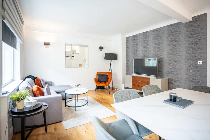 Building Seymour Street - my-london-hop-limited - 1525677 adresindeki bir dairede modern mobilyalarla zarif bir şekilde tasarlanmış oturma odası City of Westminster, London