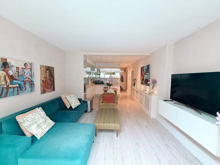 Salle de séjour élégante avec mobilier moderne dans un appartement à Building Brondesbury Road - my-london-hop-limited - 1610252 à London Borough of Brent, London Salle de séjour élégante avec mobilier moderne dans un appartement à Building Brondesbury Road - my-london-hop-limited - 1610252 à London Borough of Brent, London