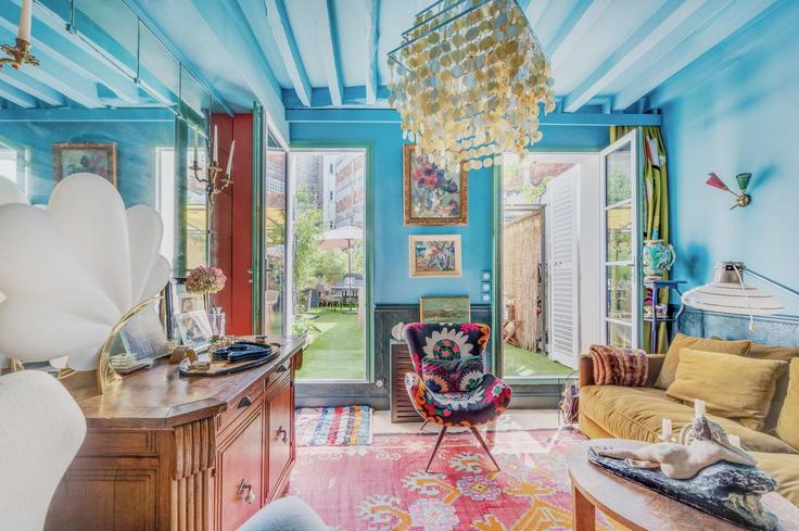 Elegant gestaltetes Wohnzimmer mit moderner Einrichtung in einer Wohnung im Building 15 Rue de Passy, 75016 Paris, France - my-property - 1581300 in 16th arrondissement, Paris Elegant gestaltetes Wohnzimmer mit moderner Einrichtung in einer Wohnung im Building 15 Rue de Passy, 75016 Paris, France - my-property - 1581300 in 16th arrondissement, Paris