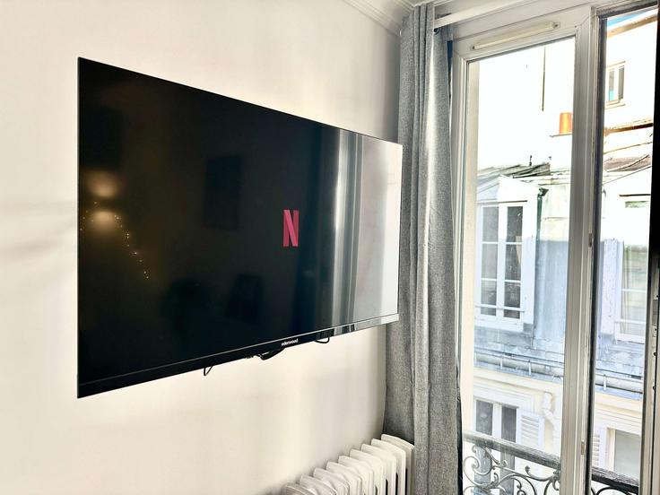 Elegant gestaltetes Wohnzimmer mit moderner Einrichtung in einer Wohnung im Building Passage Cardinet - my-suite-paris - 1365933 in 17th arrondissement, Paris Elegant gestaltetes Wohnzimmer mit moderner Einrichtung in einer Wohnung im Building Passage Cardinet - my-suite-paris - 1365933 in 17th arrondissement, Paris