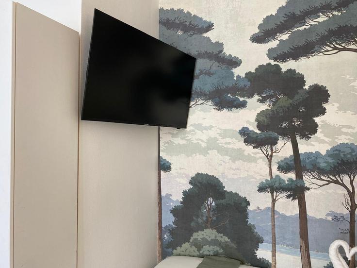 Sala de estar elegantemente projetada com móveis modernos em um apartamento no Building Boulevard Vincent Auriol - my-suite-paris - 1611031 em 13th arrondissement, Paris