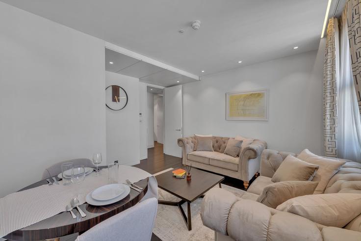 City of Westminster, London에 위치한 Building Baker Street - mycityresidence - 1024984 - LON 유닛의 세련된 인테리어가 돋보이는 거실