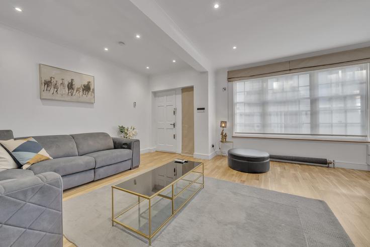City of Westminster, London에 위치한 Building Shepherd Street - mycityresidence - 1018750 - LON 유닛의 세련된 인테리어가 돋보이는 거실