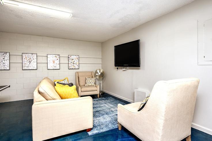 Destin, Destin에 위치한 Building Moreno Point Road - mydestinbeachvacation - 1285898 - USA 아파트의 세련된 인테리어가 돋보이는 거실 Destin, Destin에 위치한 Building Moreno Point Road - mydestinbeachvacation - 1285898 - USA 아파트의 세련된 인테리어가 돋보이는 거실