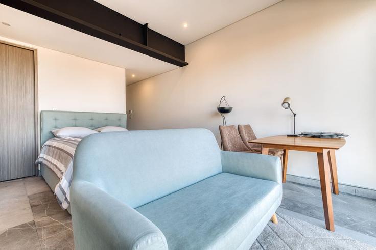 Mexico City, Mexico City 소재 Building Avenida Marina Nacional - myla-stays - 1357005 유닛에 마련된, 현대적인 가구로 꾸며진 우아한 디자인의 거실