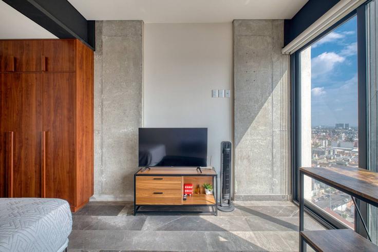 Building Avenida Marina Nacional - myla-stays - 1357007 adresindeki bir dairede modern mobilyalarla zarif bir şekilde tasarlanmış oturma odası Mexico City, Mexico City Building Avenida Marina Nacional - myla-stays - 1357007 adresindeki bir dairede modern mobilyalarla zarif bir şekilde tasarlanmış oturma odası Mexico City, Mexico City