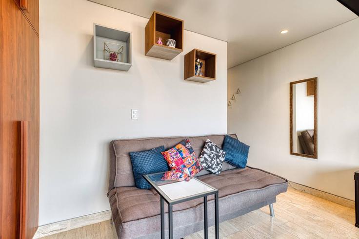 Elegant gestaltetes Wohnzimmer mit moderner Einrichtung in einer Wohnung im Building Avenida Marina Nacional - myla-stays - 1357011 in Mexico City, Mexico City Elegant gestaltetes Wohnzimmer mit moderner Einrichtung in einer Wohnung im Building Avenida Marina Nacional - myla-stays - 1357011 in Mexico City, Mexico City