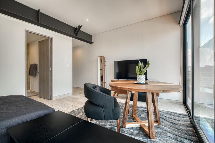 Building Avenida Marina Nacional - myla-stays - 1357014 adresindeki bir dairede modern mobilyalarla zarif bir şekilde tasarlanmış oturma odası Mexico City, Mexico City