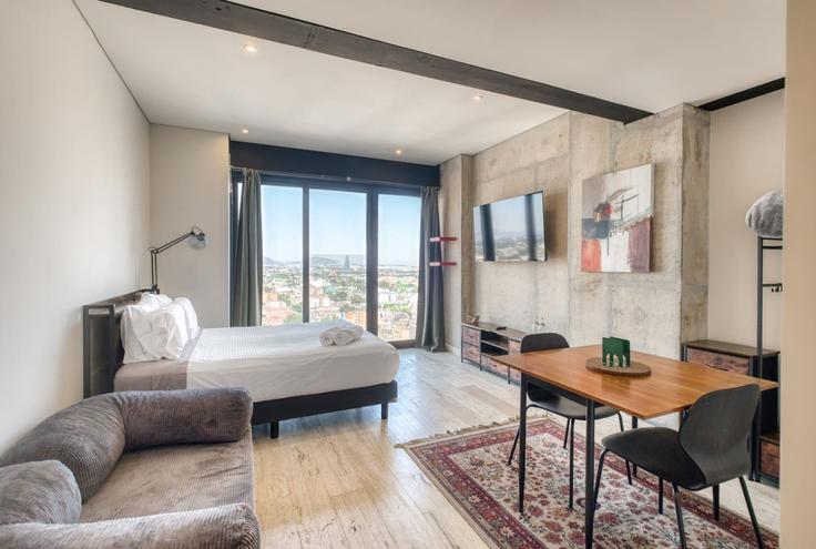 Building Avenida Marina Nacional - myla-stays - 1498594 adresindeki bir dairede modern mobilyalarla zarif bir şekilde tasarlanmış oturma odası Mexico City, Mexico City