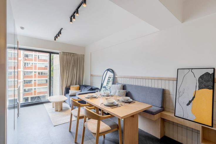 Sala de estar elegantemente projetada com móveis modernos em um apartamento no Building Avenida José Vasconcelos - myla-stays - 1580252 em Mexico City, Mexico City
