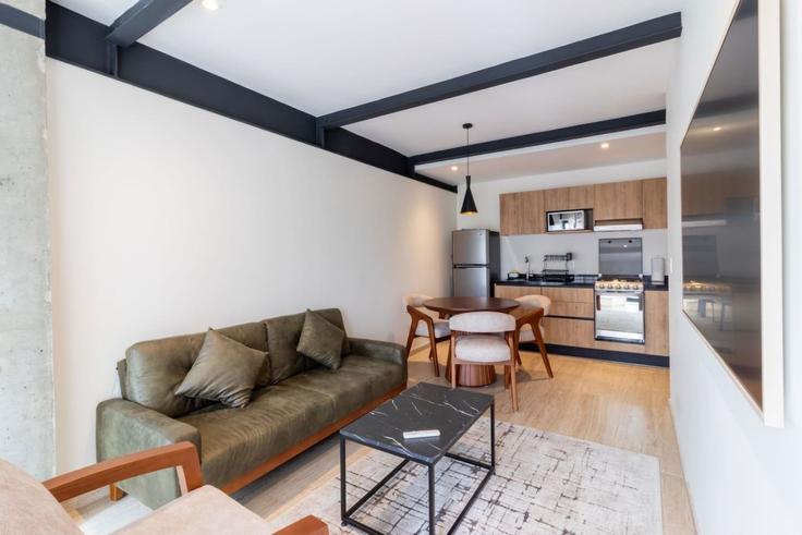 Mexico City, Mexico City에 위치한 Building Salamanca - myla-stays - 1587718 유닛의 세련된 인테리어가 돋보이는 거실 Mexico City, Mexico City에 위치한 Building Salamanca - myla-stays - 1587718 유닛의 세련된 인테리어가 돋보이는 거실