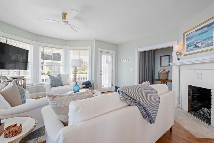 Elegante sala de estar con mobiliario moderno en un apartamento en Building Broadway - myluxvaca - 1589248 en York, York