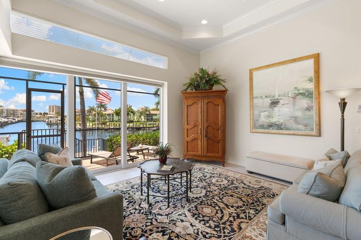 Marco Island, Marco Island에 위치한 Building Banyan Court - mypcv - 1328500 유닛의 세련된 인테리어가 돋보이는 거실