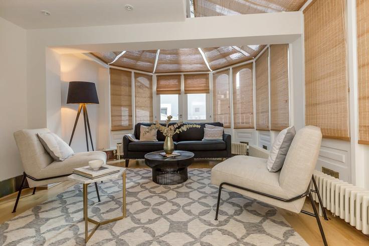 Elegant gestaltetes Wohnzimmer mit moderner Einrichtung in einer Wohnung im Building Montpelier Street - mypropertyhost - 1523786 in City of Westminster, London Elegant gestaltetes Wohnzimmer mit moderner Einrichtung in einer Wohnung im Building Montpelier Street - mypropertyhost - 1523786 in City of Westminster, London
