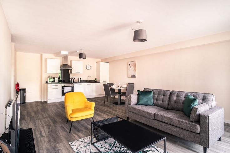 Salle de séjour élégante avec mobilier moderne dans un appartement à Building City Road - mypropertyhost - 1270364 - LON à Manchester, Manchester