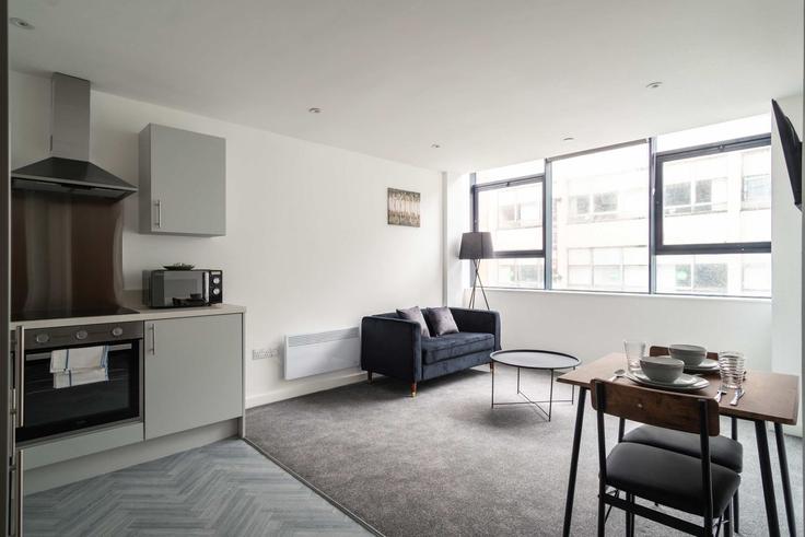 Salle de séjour élégante avec mobilier moderne dans un appartement à Building Guildhall Street - mypropertyhost - 1270408 - LON à City of Preston, Preston