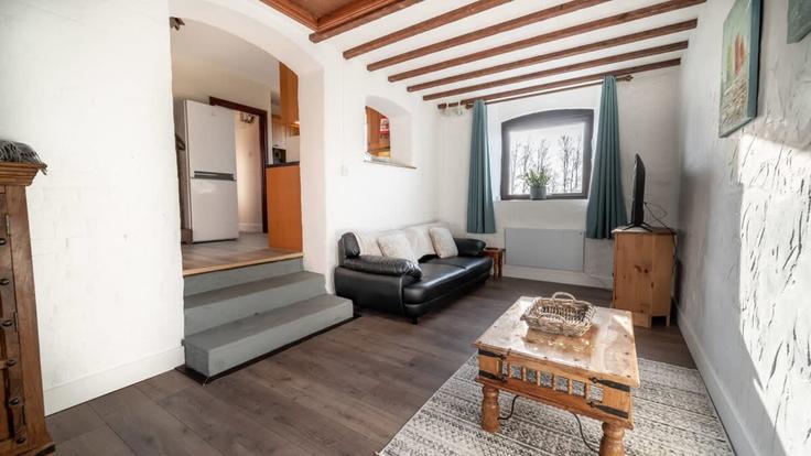 Bude BudeのBuilding Farmhouse - mypropertyhost - 1270562 - LONのアパートメントにある、モダンな家具を備えたエレガントなデザインのリビングルーム