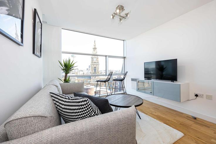 Elegante sala de estar con mobiliario moderno en un apartamento en Building Cheapside - mypropertyhost - 1270593 - LON en Liverpool, Liverpool
