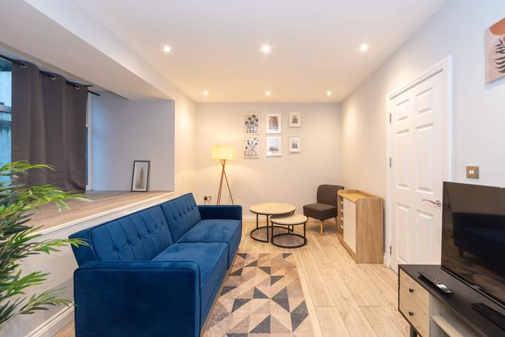 Building Foxberry Road - mypropertyhost - 1359579 adresindeki bir dairede modern mobilyalarla zarif bir şekilde tasarlanmış oturma odası London Borough of Lewisham, London