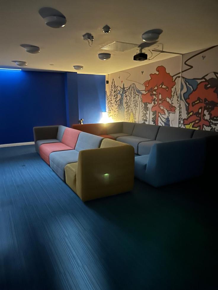 Newcastle upon Tyne District, Newcastle upon Tyne에 위치한 Building Saint James' Boulevard - mypropertyhost - 1359578 유닛의 세련된 인테리어가 돋보이는 거실