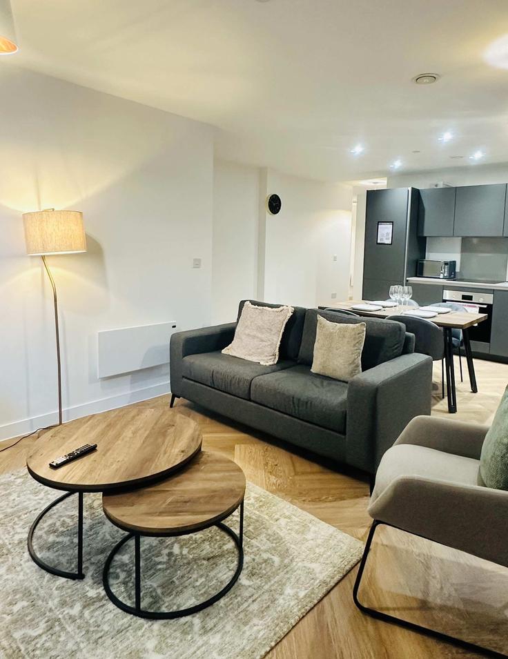 Building Scotland Street - mypropertyhost - 1359571 adresindeki bir dairede modern mobilyalarla zarif bir şekilde tasarlanmış oturma odası Birmingham District, Birmingham Building Scotland Street - mypropertyhost - 1359571 adresindeki bir dairede modern mobilyalarla zarif bir şekilde tasarlanmış oturma odası Birmingham District, Birmingham