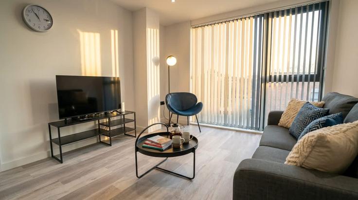 Birmingham Birmingham DistrictのBuilding Warwick Street - mypropertyhost - 1270351 - LONのアパートメントにある、モダンな家具を備えたエレガントなデザインのリビングルーム