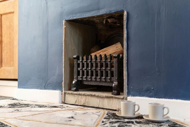 Chesterfield Bolsover DistrictのBuilding Waterloo Street - mypropertyhost - 1605284のアパートメントにある、モダンな家具を備えたエレガントなデザインのリビングルーム