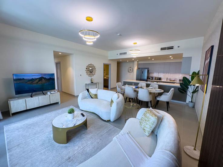 Elegant gestaltetes Wohnzimmer mit moderner Einrichtung in einer Wohnung im Building Sheikh Mohammed bin Rashid Boulevard - naseem - 1383973 in Downtown Dubai, Dubai