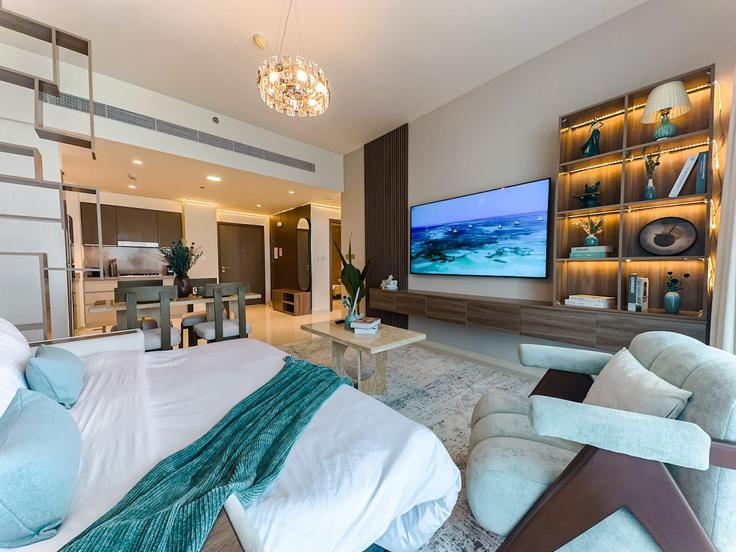 Marsa Dubai, Dubai에 위치한 Building Tariaq Bedon Esm - naseem - 1383978 유닛의 세련된 인테리어가 돋보이는 거실