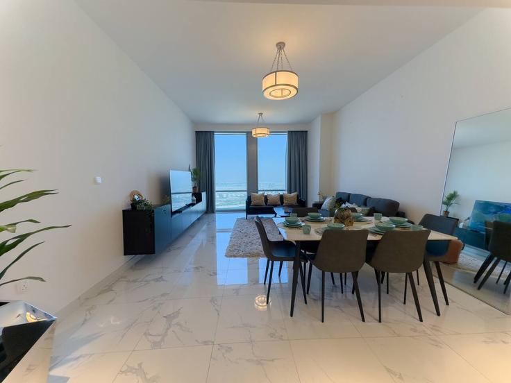 Elegantly designed living room with modern furnishings in an apartment at Building Tariaq Bedon Esm - naseem - 1383985 in Business Bay, Dubai