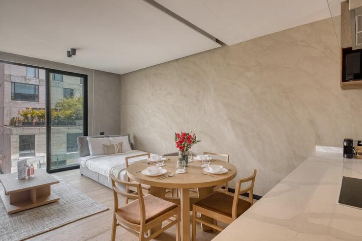 Mexico City, Mexico City에 위치한 Building Zacatecas - nayahomes - 1234553 유닛의 세련된 인테리어가 돋보이는 거실 Mexico City, Mexico City에 위치한 Building Zacatecas - nayahomes - 1234553 유닛의 세련된 인테리어가 돋보이는 거실