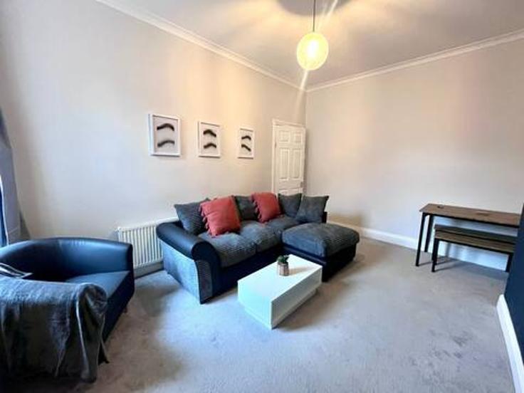 Elegante sala de estar con mobiliario moderno en un apartamento en Building Brighton Road - nest-acre-stays-limited - 1370674 en Metropolitan Borough of Gateshead, Gateshead