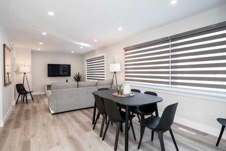 Winnipeg, Winnipeg에 위치한 Building Wildwood Street - nest-host-ltd - 1461133 유닛의 세련된 인테리어가 돋보이는 거실