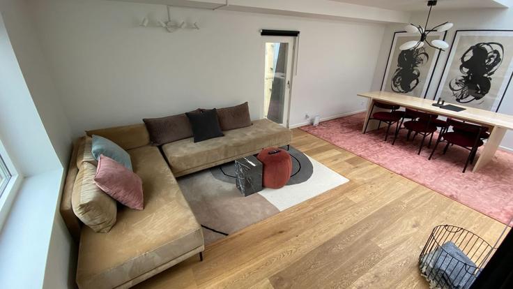 Copenhagen, Copenhagen에 위치한 Building Silkegade - nest-udlejning-aps - 1625816 유닛의 세련된 인테리어가 돋보이는 거실 Copenhagen, Copenhagen에 위치한 Building Silkegade - nest-udlejning-aps - 1625816 유닛의 세련된 인테리어가 돋보이는 거실