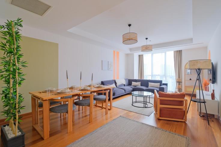 Building Anka Sokak - new-inn - 1352664 adresindeki bir dairede modern mobilyalarla zarif bir şekilde tasarlanmış oturma odası Sarıyer, İstanbul