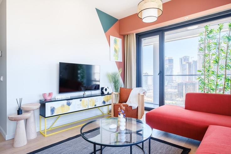 İstanbul ÜmraniyeのBuilding Kahraman Sokak - new-inn - 1352644のアパートメントにある、モダンな家具を備えたエレガントなデザインのリビングルーム İstanbul ÜmraniyeのBuilding Kahraman Sokak - new-inn - 1352644のアパートメントにある、モダンな家具を備えたエレガントなデザインのリビングルーム