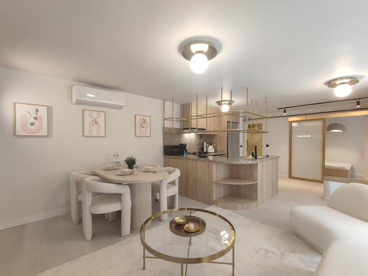 Building Kumbarahane Caddesi - new-inn - 1352631 adresindeki bir dairede modern mobilyalarla zarif bir şekilde tasarlanmış oturma odası Beyoğlu, İstanbul