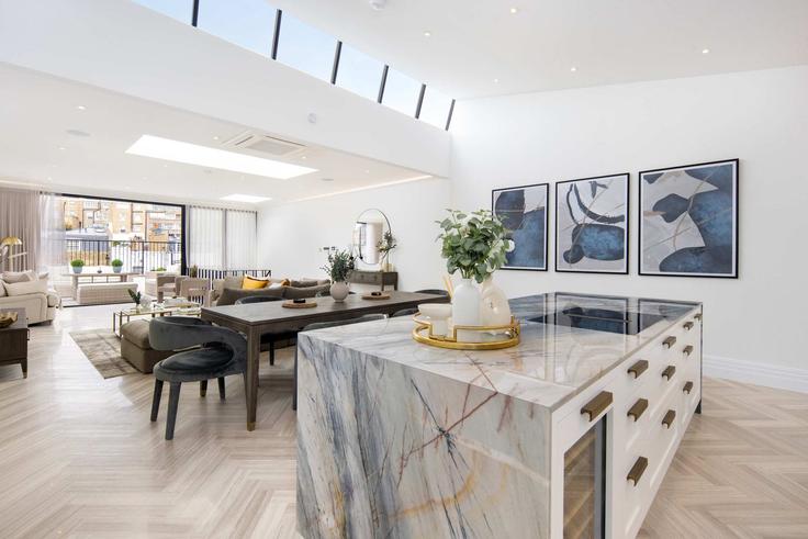Elegant gestaltetes Wohnzimmer mit moderner Einrichtung in einer Wohnung im Building Cheval Place - nexi-property-ltd - 1390965 in City of Westminster, London Elegant gestaltetes Wohnzimmer mit moderner Einrichtung in einer Wohnung im Building Cheval Place - nexi-property-ltd - 1390965 in City of Westminster, London