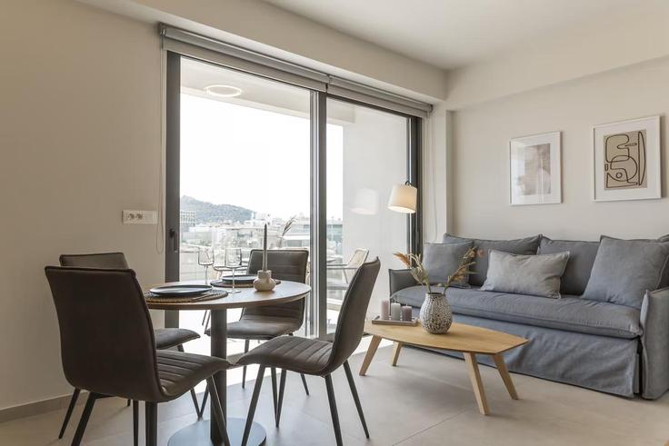 Salle de séjour élégante avec mobilier moderne dans un appartement à Building Agiou Thoma - noble-living - 1473281 à Central Athens, Athens Salle de séjour élégante avec mobilier moderne dans un appartement à Building Agiou Thoma - noble-living - 1473281 à Central Athens, Athens