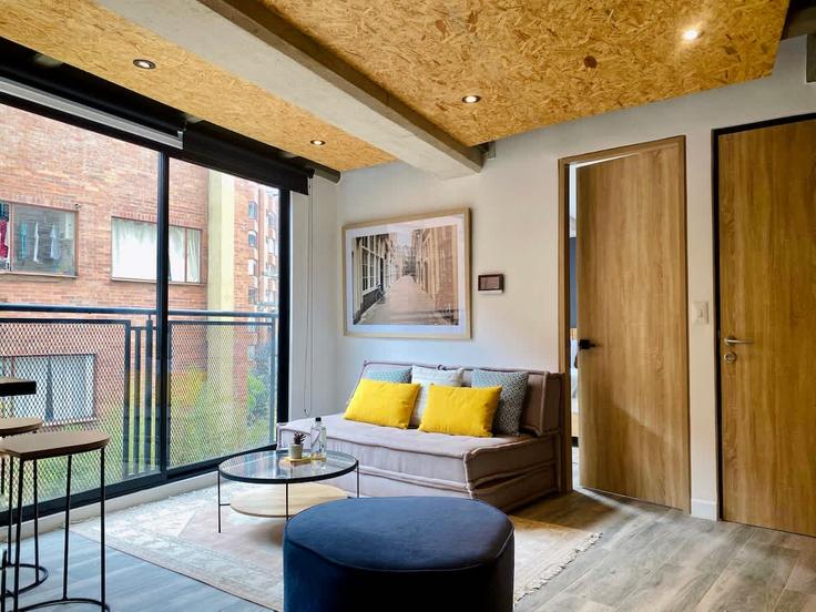 Sala de estar elegantemente projetada com móveis modernos em um apartamento no Building Calle 54a - nok - 1289690 - COL em Chapinero, Bogotá