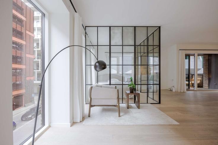 Elegante sala de estar con mobiliario moderno en un apartamento en Building Murmanskgade - nomad-properties-aps - 1310868 - DNK en Copenhagen, Copenhagen Elegante sala de estar con mobiliario moderno en un apartamento en Building Murmanskgade - nomad-properties-aps - 1310868 - DNK en Copenhagen, Copenhagen