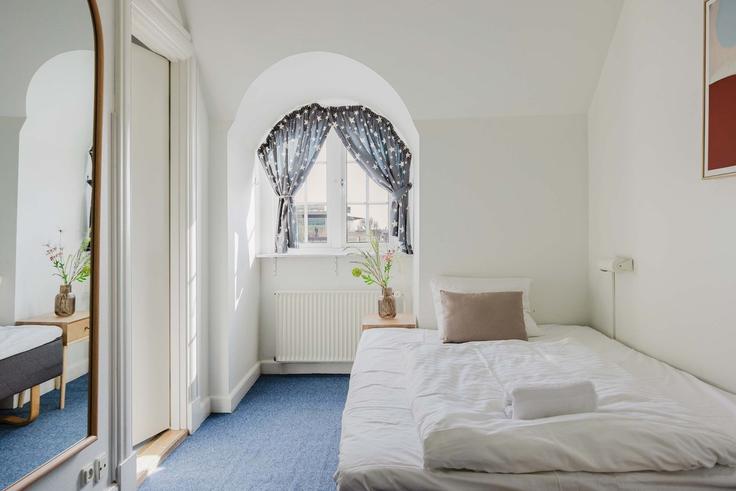 Odense Odense에 위치한 Østre Stationsvej 1696588P의 1침실 가구 완비 유닛, 사진 1