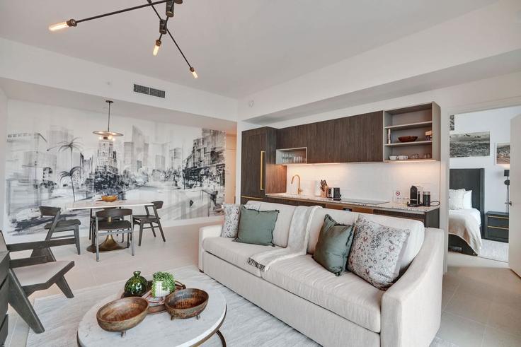 Salle de séjour élégante avec mobilier moderne dans un appartement à Building Dwyane Wade Boulevard - nomadaresidences - 1263785 - MIA à Miami, Miami Salle de séjour élégante avec mobilier moderne dans un appartement à Building Dwyane Wade Boulevard - nomadaresidences - 1263785 - MIA à Miami, Miami